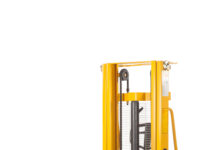 Штабелер: складская техника, совмещающая в себе некоторые функции и погрузчика, и тележки