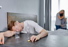 Как правильно выйти из запоя дома: советы нарколога