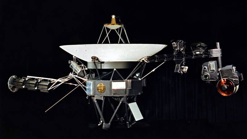Звонок от Вселенной: Давно замолчавший зонд "Вояджер" встревожил учёных неожиданным сигналом